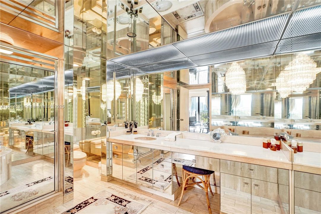 For Sale: $565,000 (2 beds, 2 baths, 1522 Square Feet)