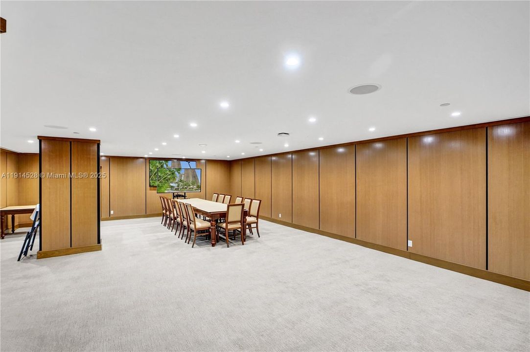 For Sale: $565,000 (2 beds, 2 baths, 1522 Square Feet)