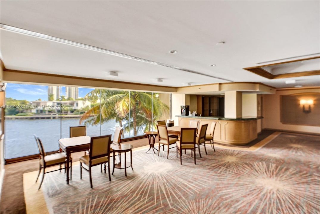 For Sale: $565,000 (2 beds, 2 baths, 1522 Square Feet)