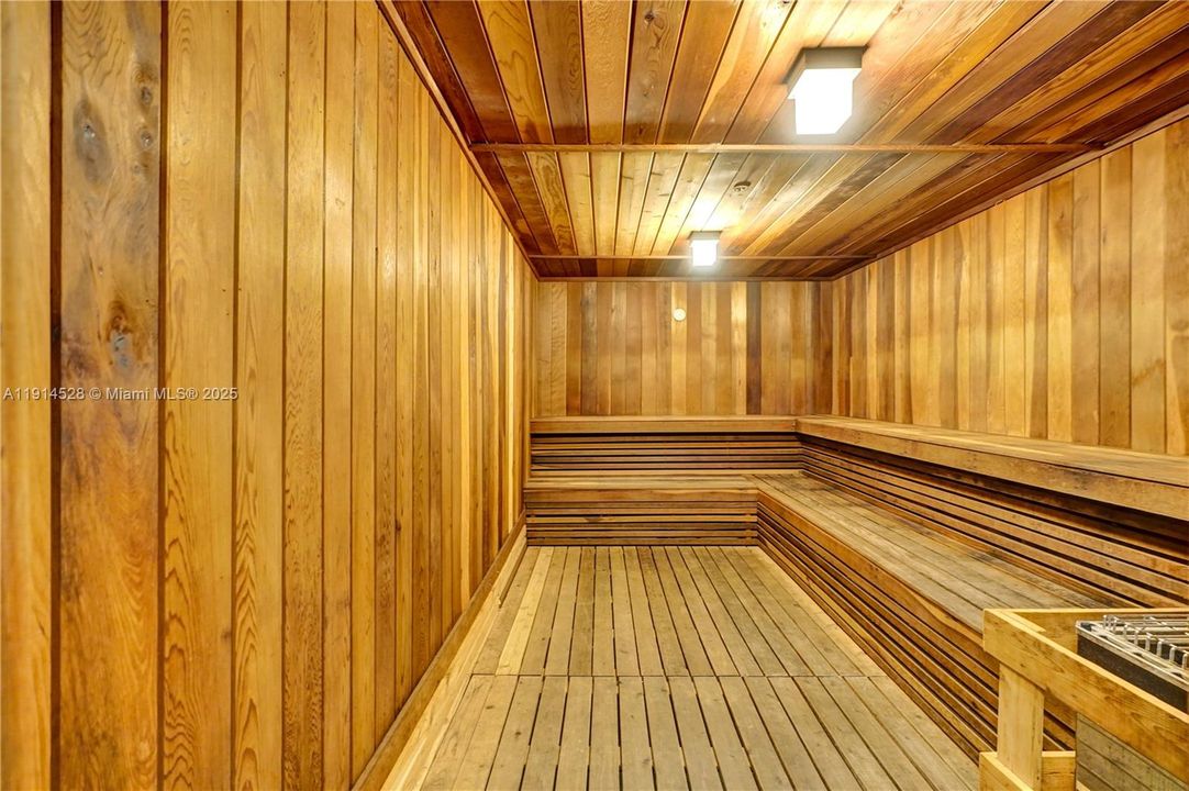 For Sale: $565,000 (2 beds, 2 baths, 1522 Square Feet)