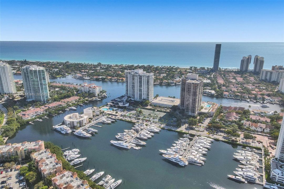 For Sale: $565,000 (2 beds, 2 baths, 1522 Square Feet)