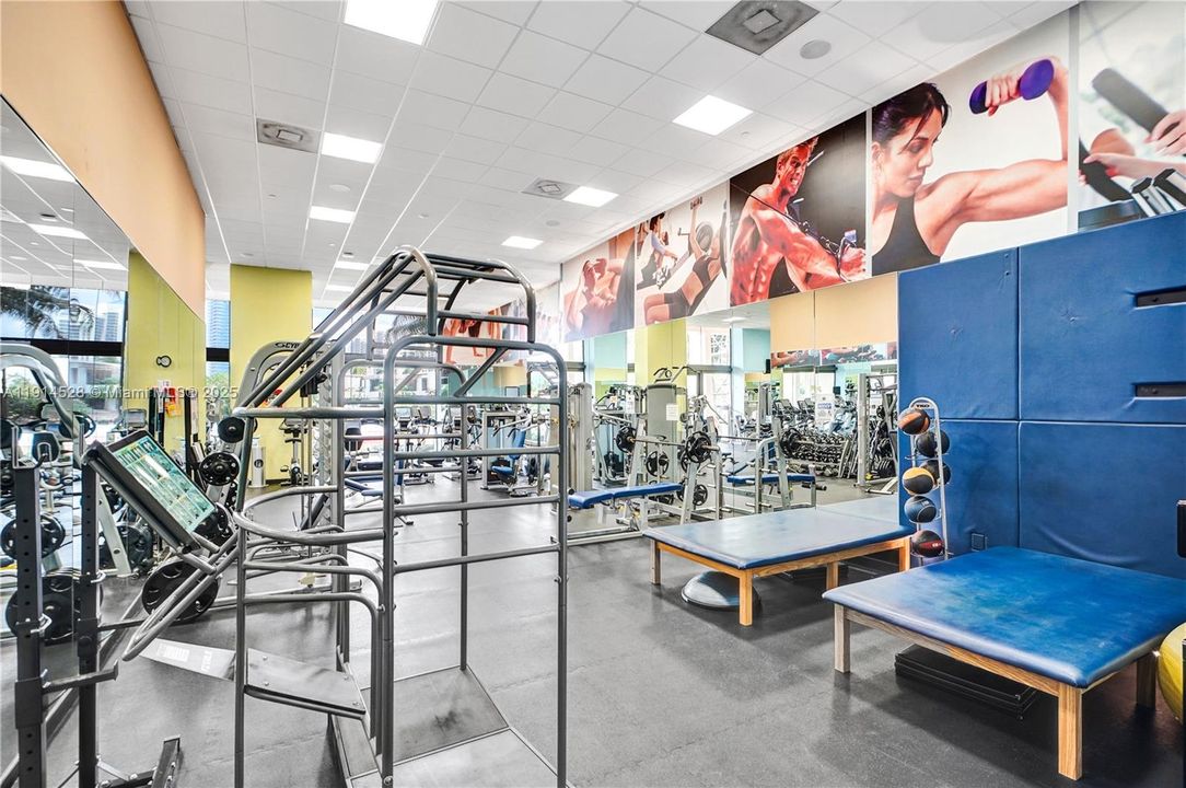 For Sale: $565,000 (2 beds, 2 baths, 1522 Square Feet)