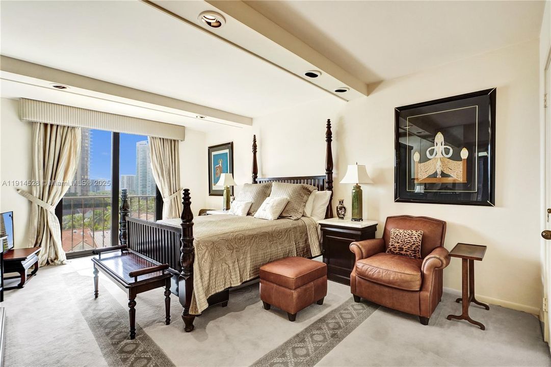 For Sale: $565,000 (2 beds, 2 baths, 1522 Square Feet)