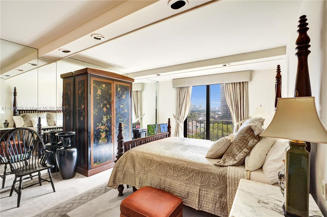 For Sale: $565,000 (2 beds, 2 baths, 1522 Square Feet)