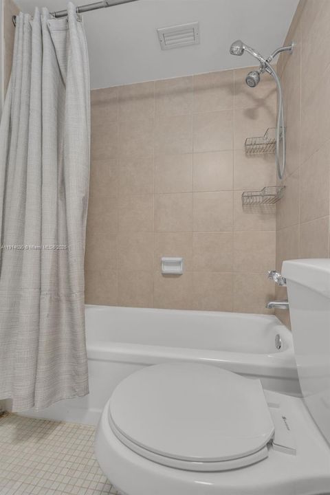 出租: $2,200 (2 贝兹, 2 浴室, 1075 平方英尺)