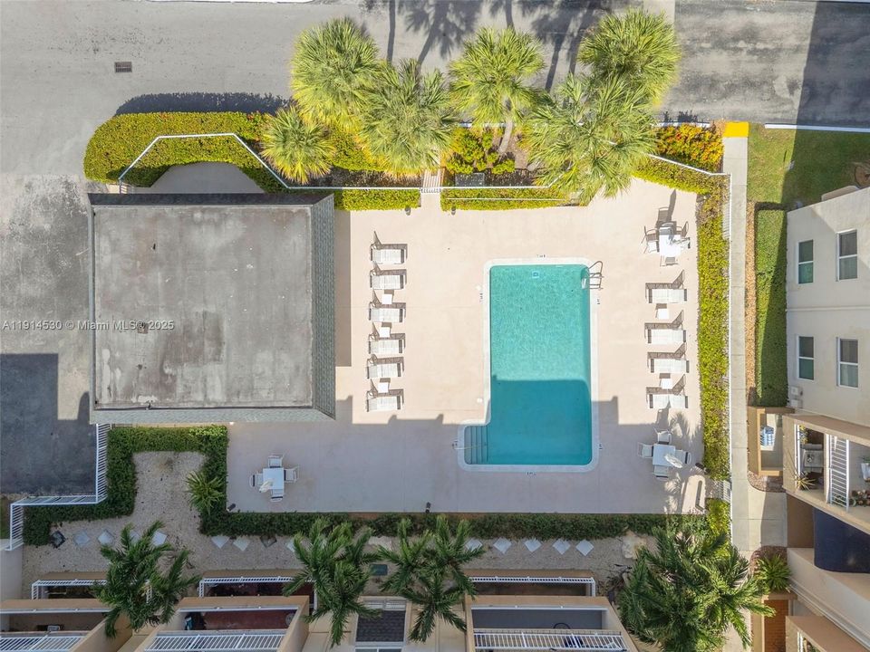 出租: $2,200 (2 贝兹, 2 浴室, 1075 平方英尺)