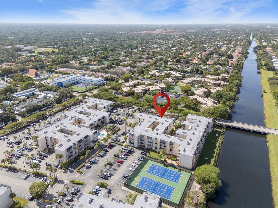 出租: $2,200 (2 贝兹, 2 浴室, 1075 平方英尺)