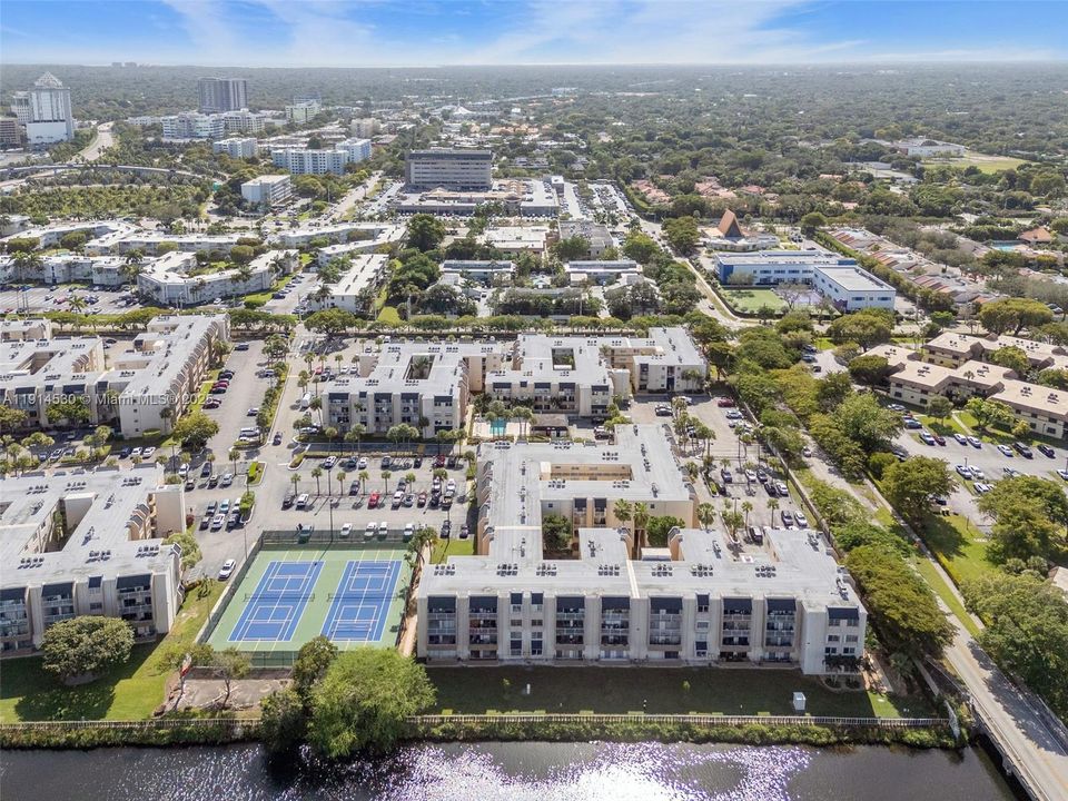 出租: $2,200 (2 贝兹, 2 浴室, 1075 平方英尺)