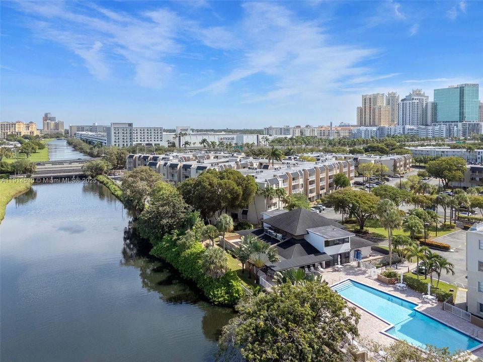 出租: $2,200 (2 贝兹, 2 浴室, 1075 平方英尺)