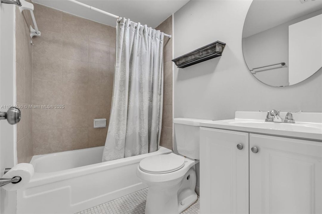 出租: $2,200 (2 贝兹, 2 浴室, 1075 平方英尺)