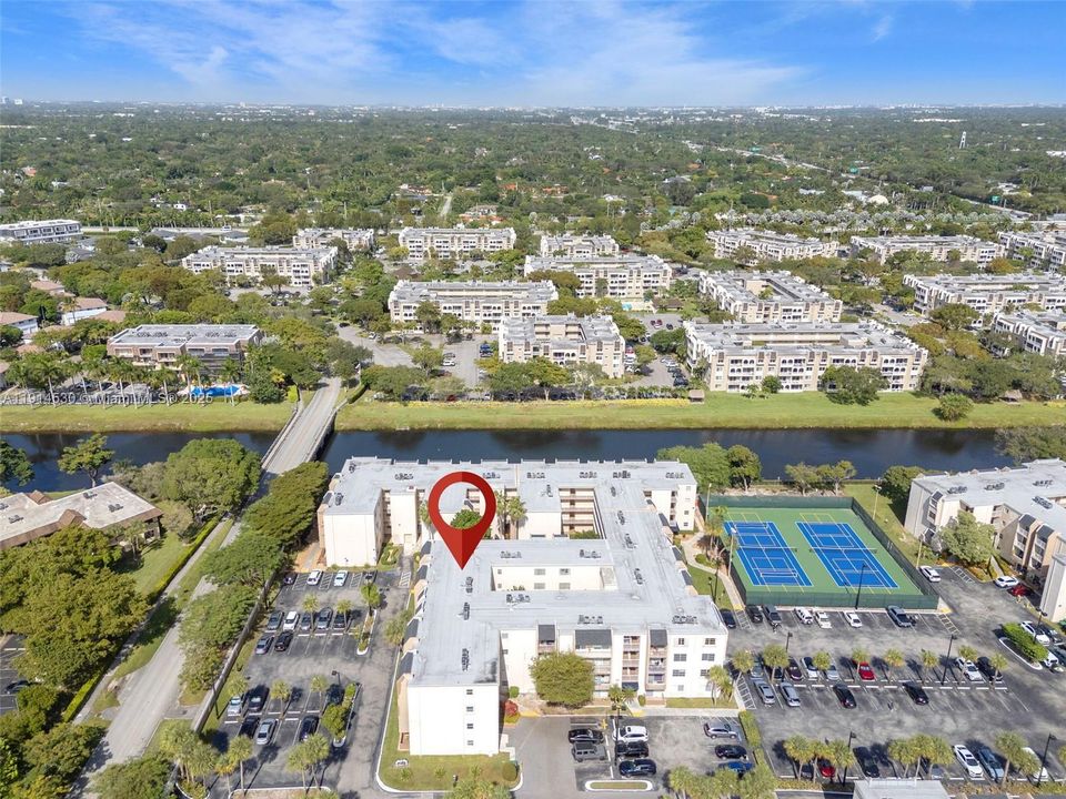 出租: $2,200 (2 贝兹, 2 浴室, 1075 平方英尺)