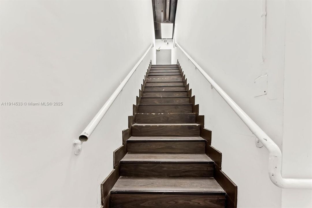 出租: $5,900 (0 贝兹, 0 浴室, 0 平方英尺)