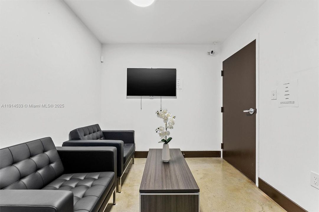 出租: $5,900 (0 贝兹, 0 浴室, 0 平方英尺)