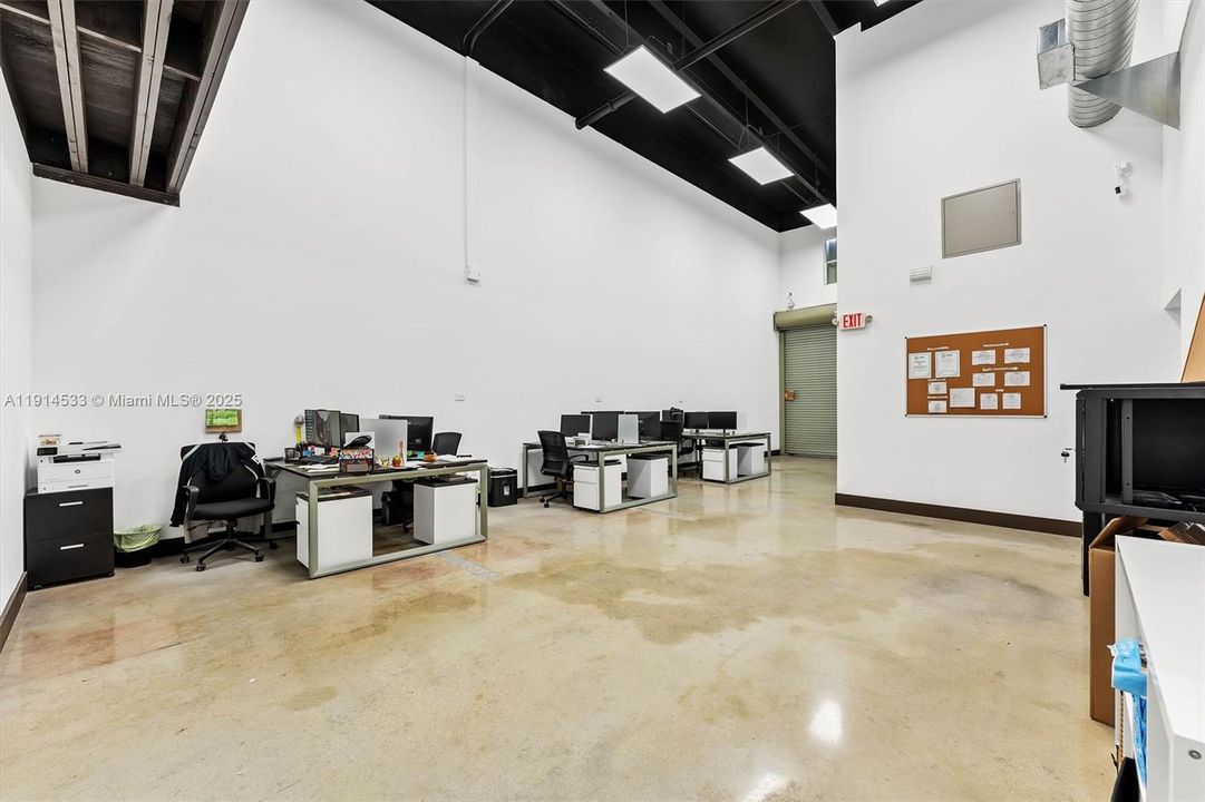 出租: $5,900 (0 贝兹, 0 浴室, 0 平方英尺)