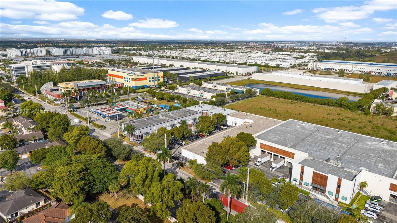 出租: $5,900 (0 贝兹, 0 浴室, 0 平方英尺)