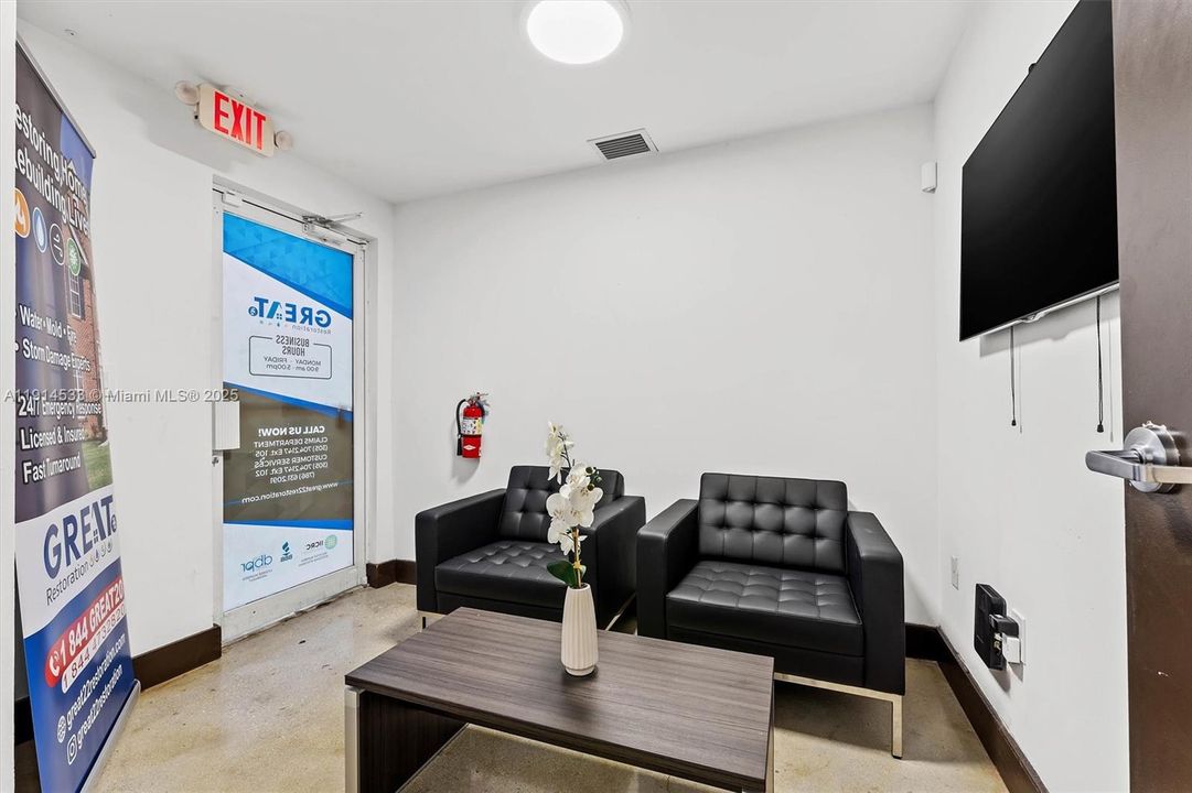 出租: $5,900 (0 贝兹, 0 浴室, 0 平方英尺)