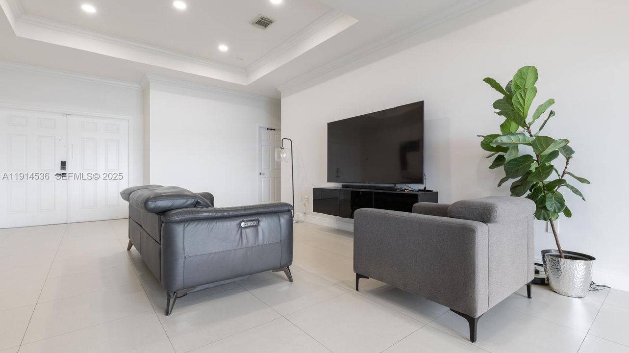 В аренду: $4,600 (3 спален, 2 ванн, 1431 Квадратных фут)