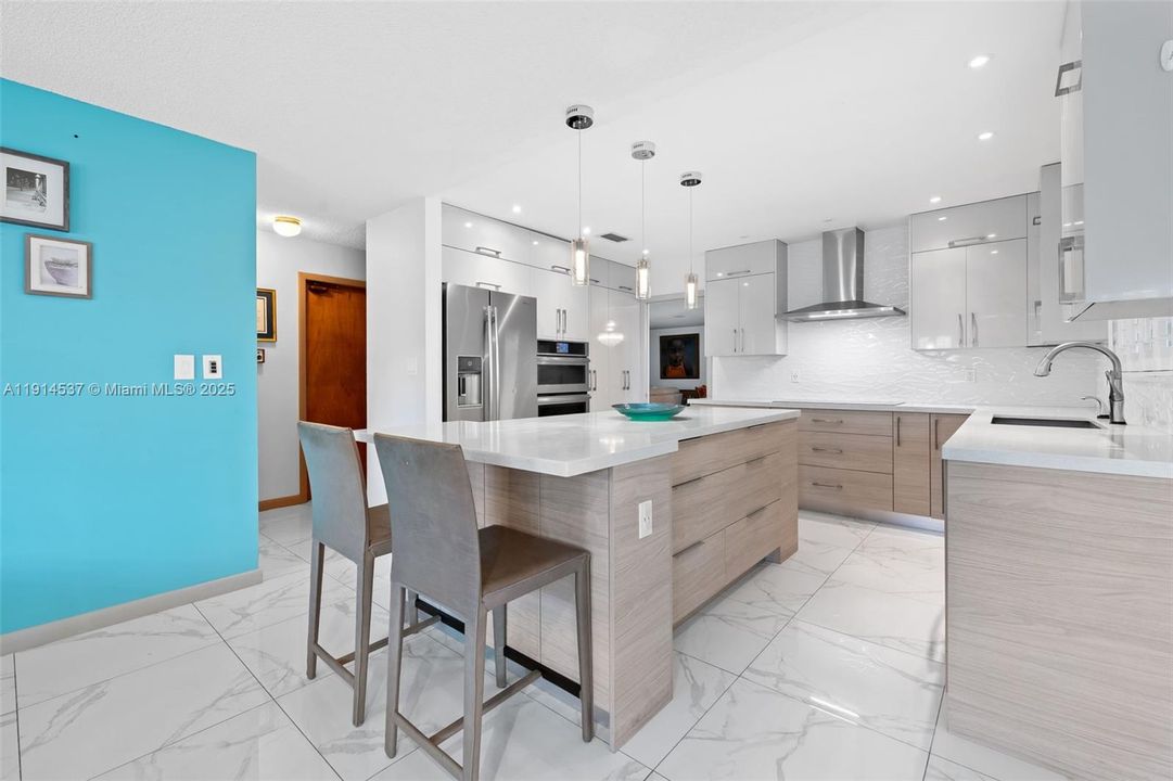 待售: $880,000 (3 贝兹, 2 浴室, 2354 平方英尺)