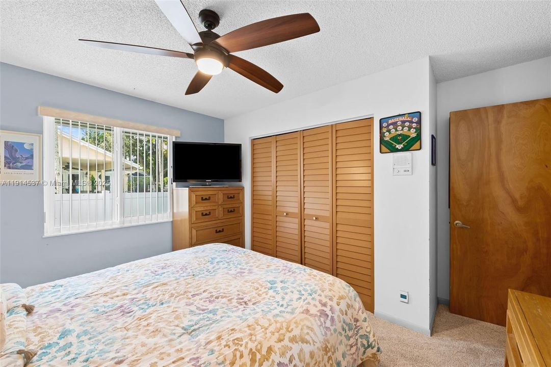 待售: $880,000 (3 贝兹, 2 浴室, 2354 平方英尺)