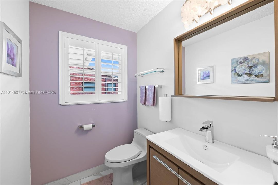 待售: $880,000 (3 贝兹, 2 浴室, 2354 平方英尺)