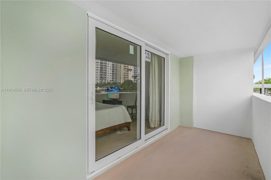 For Sale: $198,900 (0 beds, 1 baths, 598 Square Feet)