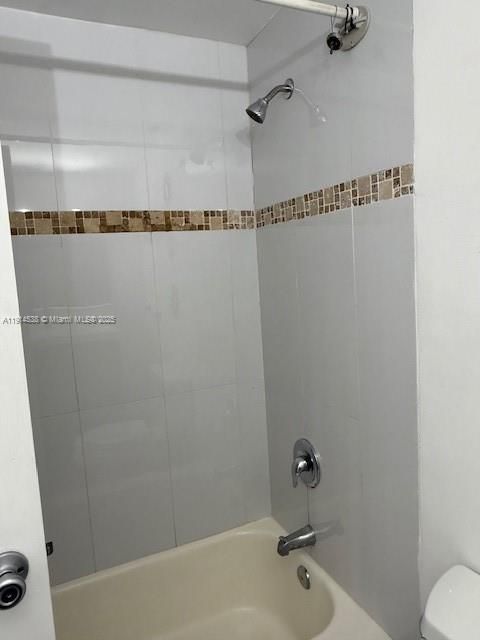 待售: $215,000 (0 贝兹, 1 浴室, 598 平方英尺)