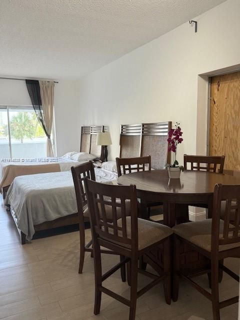 待售: $215,000 (0 贝兹, 1 浴室, 598 平方英尺)