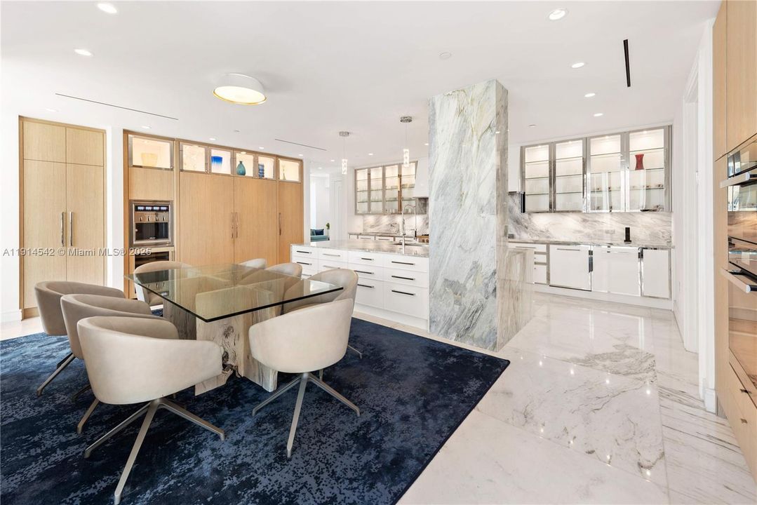 For Sale: $19,950,000 (7 beds, 9 baths, 9993 Square Feet)