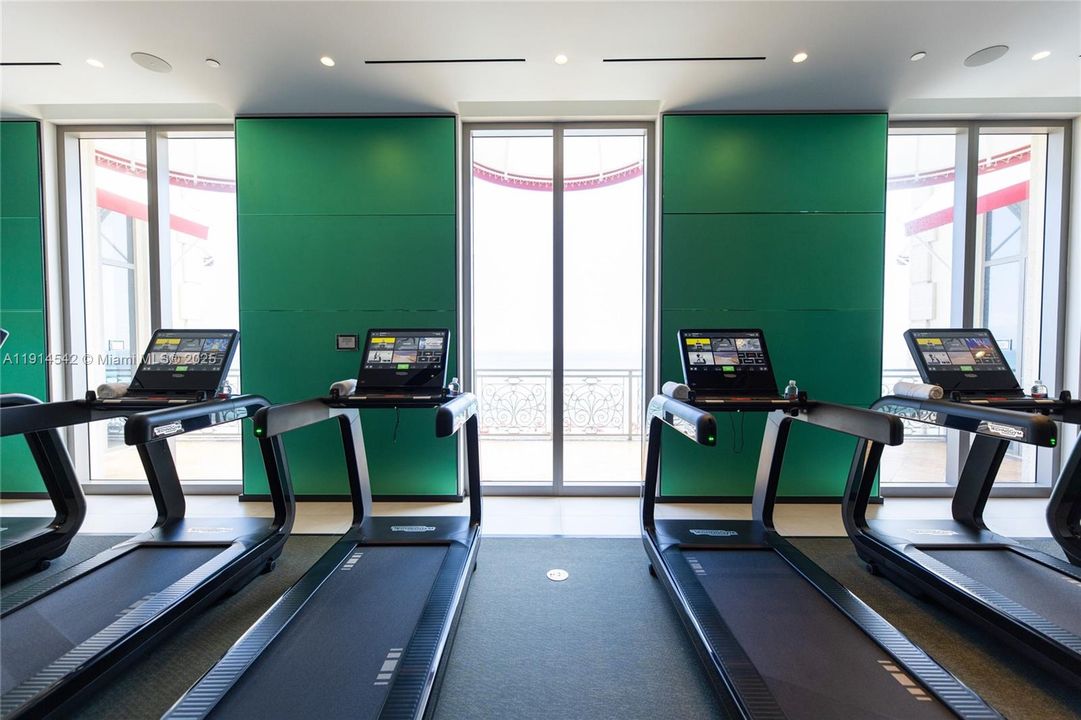 For Sale: $19,950,000 (7 beds, 9 baths, 9993 Square Feet)