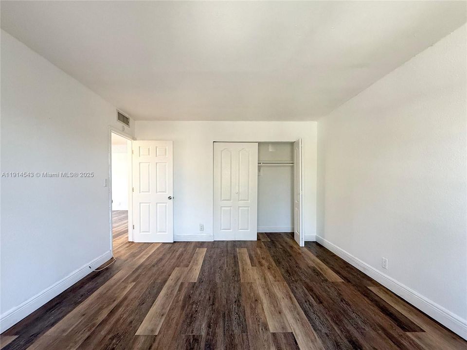 Recently Rented: $2,300 (2 beds, 1 baths, 1005 Square Feet)