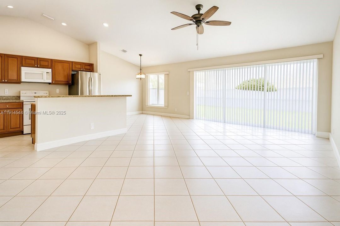 For Rent: $1,600 (3 beds, 1 baths, 0 Square Feet)