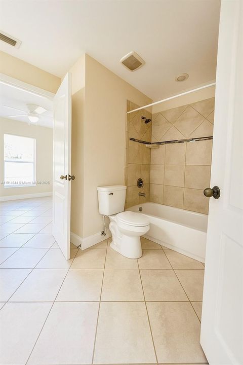 For Rent: $1,600 (3 beds, 1 baths, 0 Square Feet)