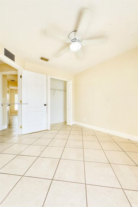 For Rent: $1,600 (3 beds, 1 baths, 0 Square Feet)