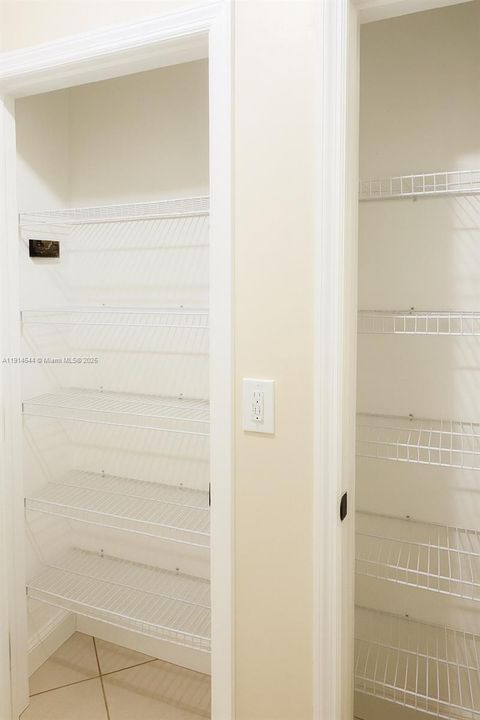 For Rent: $1,600 (3 beds, 1 baths, 0 Square Feet)