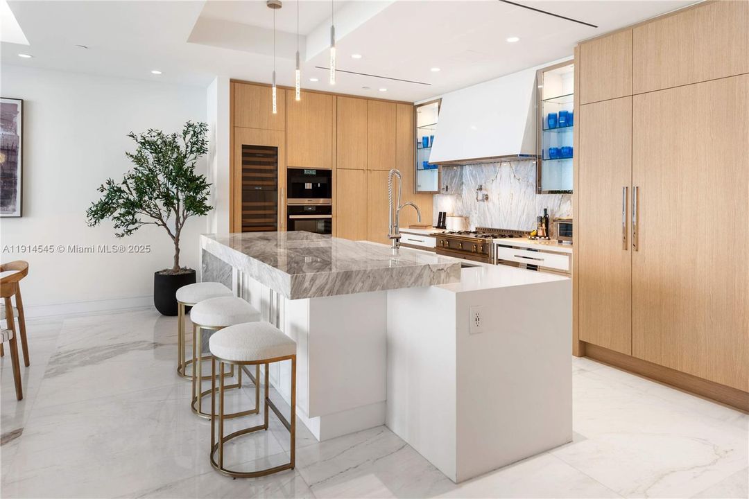 For Sale: $6,150,000 (3 beds, 4 baths, 2816 Square Feet)