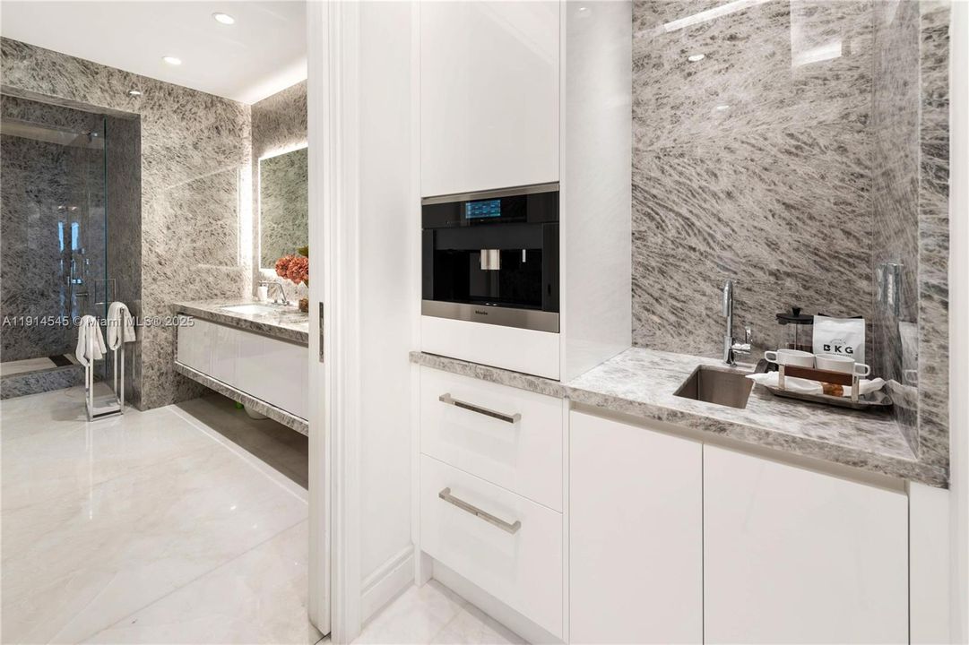 For Sale: $6,150,000 (3 beds, 4 baths, 2816 Square Feet)