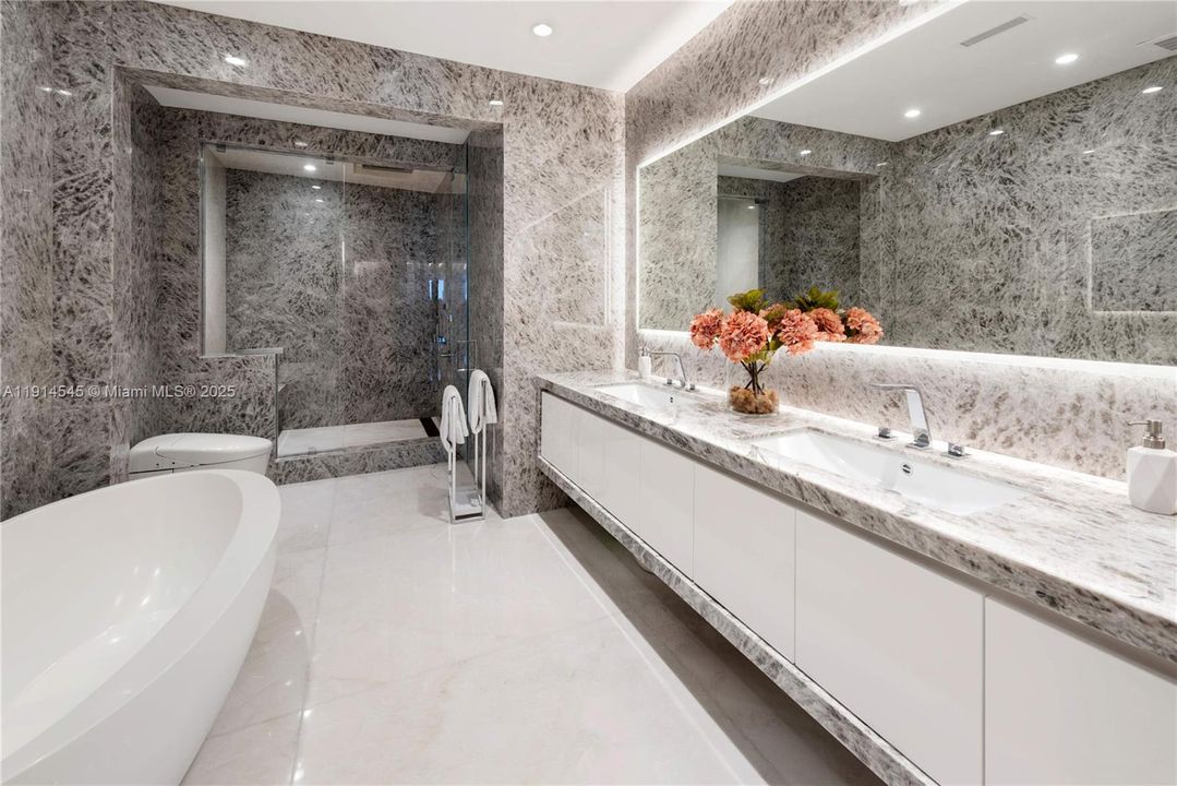 For Sale: $6,150,000 (3 beds, 4 baths, 2816 Square Feet)