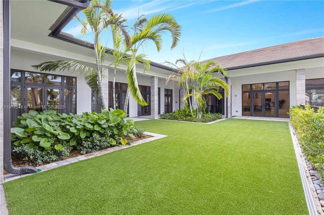 待售: $525,000 (2 贝兹, 2 浴室, 1124 平方英尺)