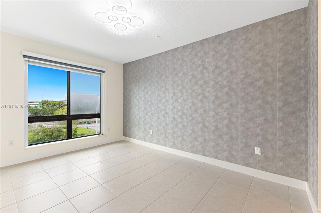 待售: $525,000 (2 贝兹, 2 浴室, 1124 平方英尺)