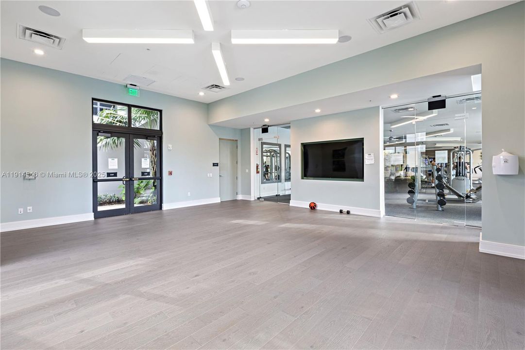 待售: $525,000 (2 贝兹, 2 浴室, 1124 平方英尺)