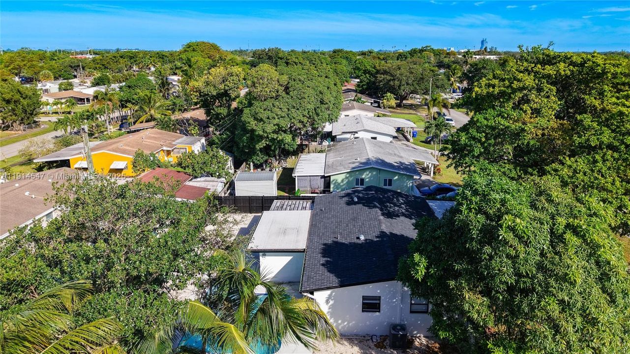 出租: $4,200 (3 贝兹, 2 浴室, 1431 平方英尺)