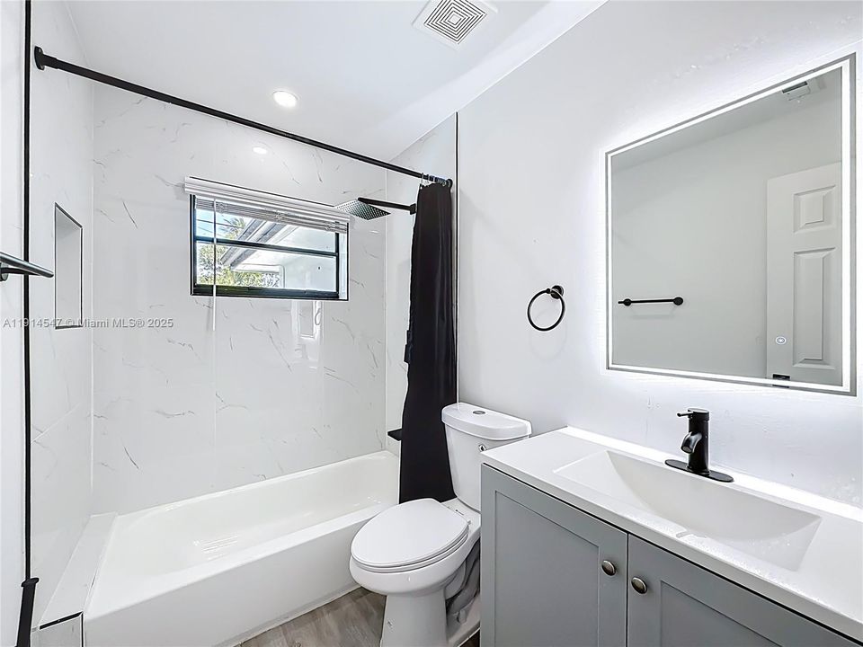 出租: $4,200 (3 贝兹, 2 浴室, 1431 平方英尺)