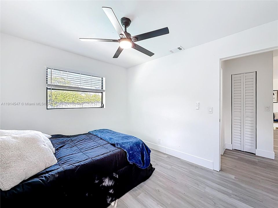 出租: $4,200 (3 贝兹, 2 浴室, 1431 平方英尺)