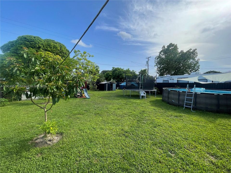 На продажу: $685,000 (3 спален, 2 ванн, 1587 Квадратных фут)