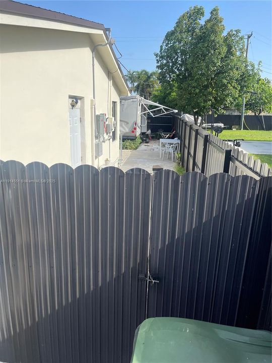 На продажу: $685,000 (3 спален, 2 ванн, 1587 Квадратных фут)