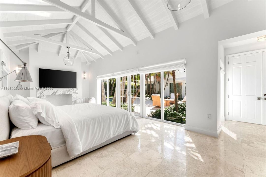 For Sale: $11,000,000 (6 beds, 4 baths, 4508 Square Feet)