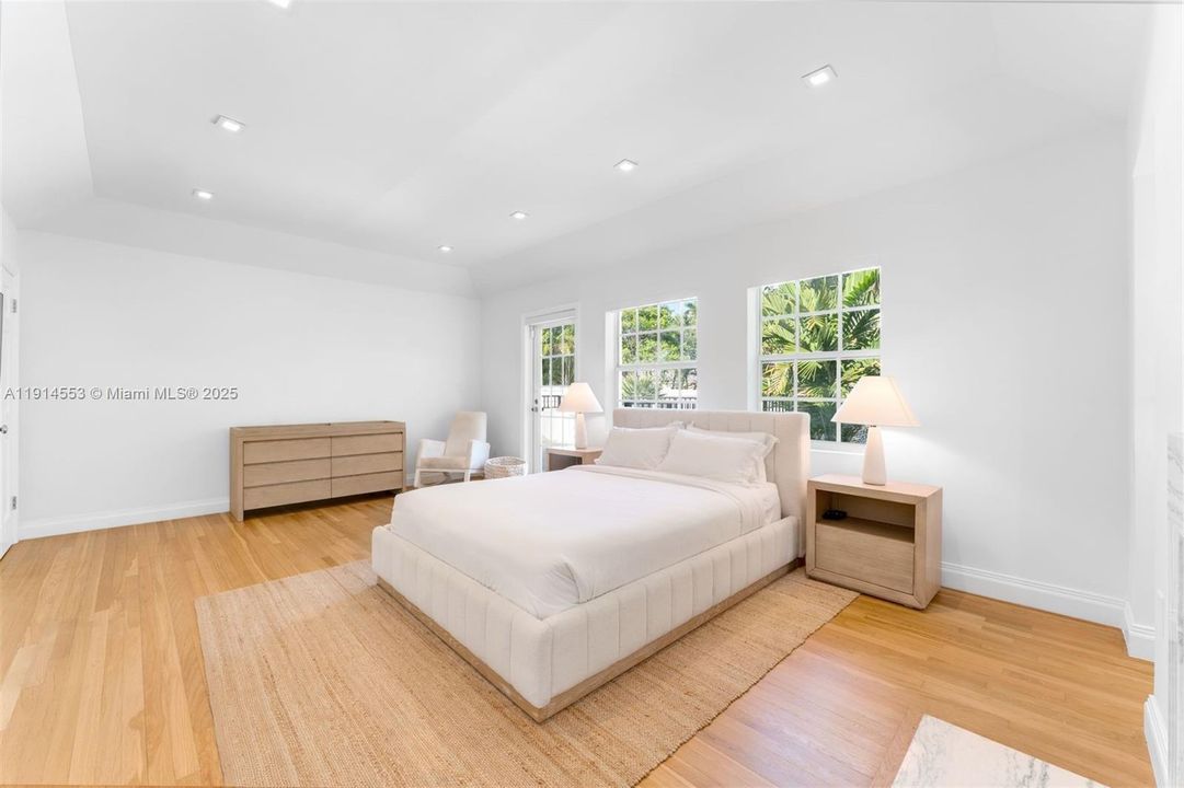 For Sale: $11,000,000 (6 beds, 4 baths, 4508 Square Feet)