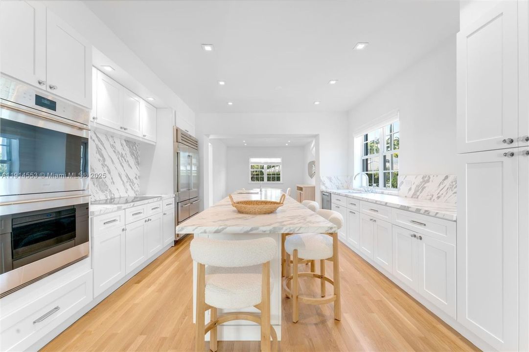 For Sale: $11,000,000 (6 beds, 4 baths, 4508 Square Feet)