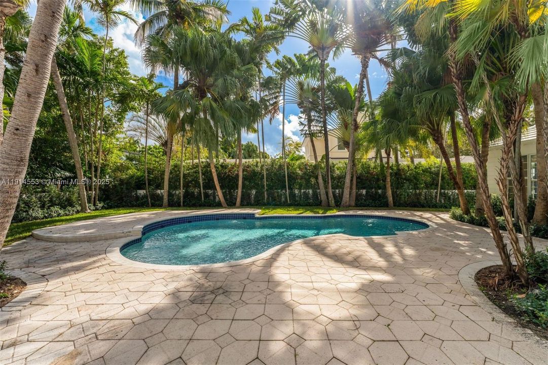 For Sale: $11,000,000 (6 beds, 4 baths, 4508 Square Feet)