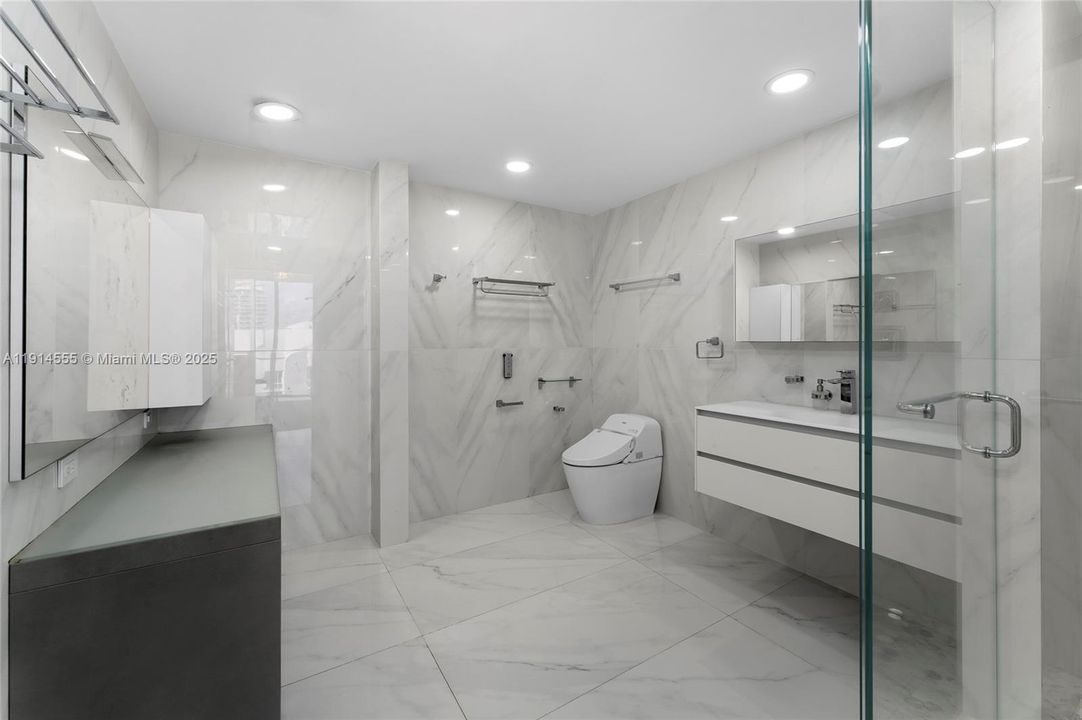 En Venta: $7,250,000 (6 camas, 6 baños, 4521 Pies cuadrados)